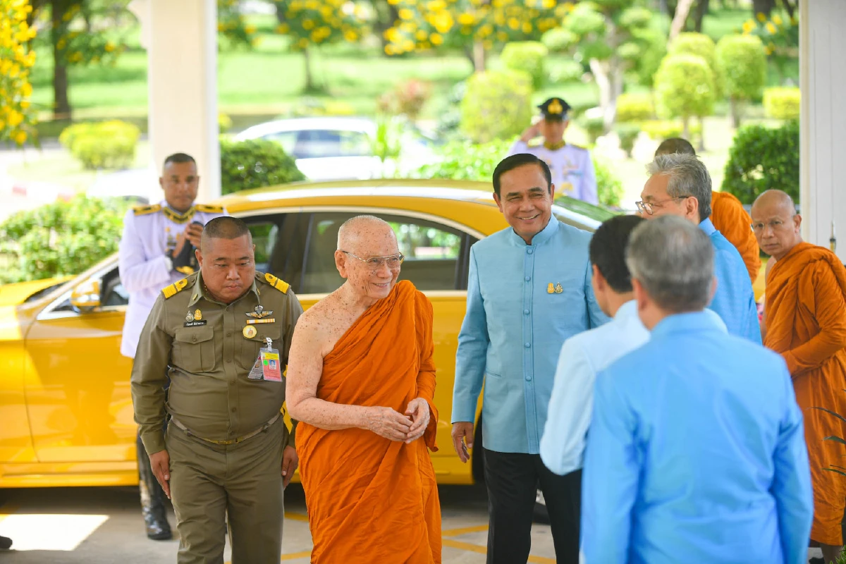 สมเด็จพระสังฆราช ประทานพรให้ ครม.มีสติสัมปชัญญะ เพื่อจะได้ไม่ผิดพลาด