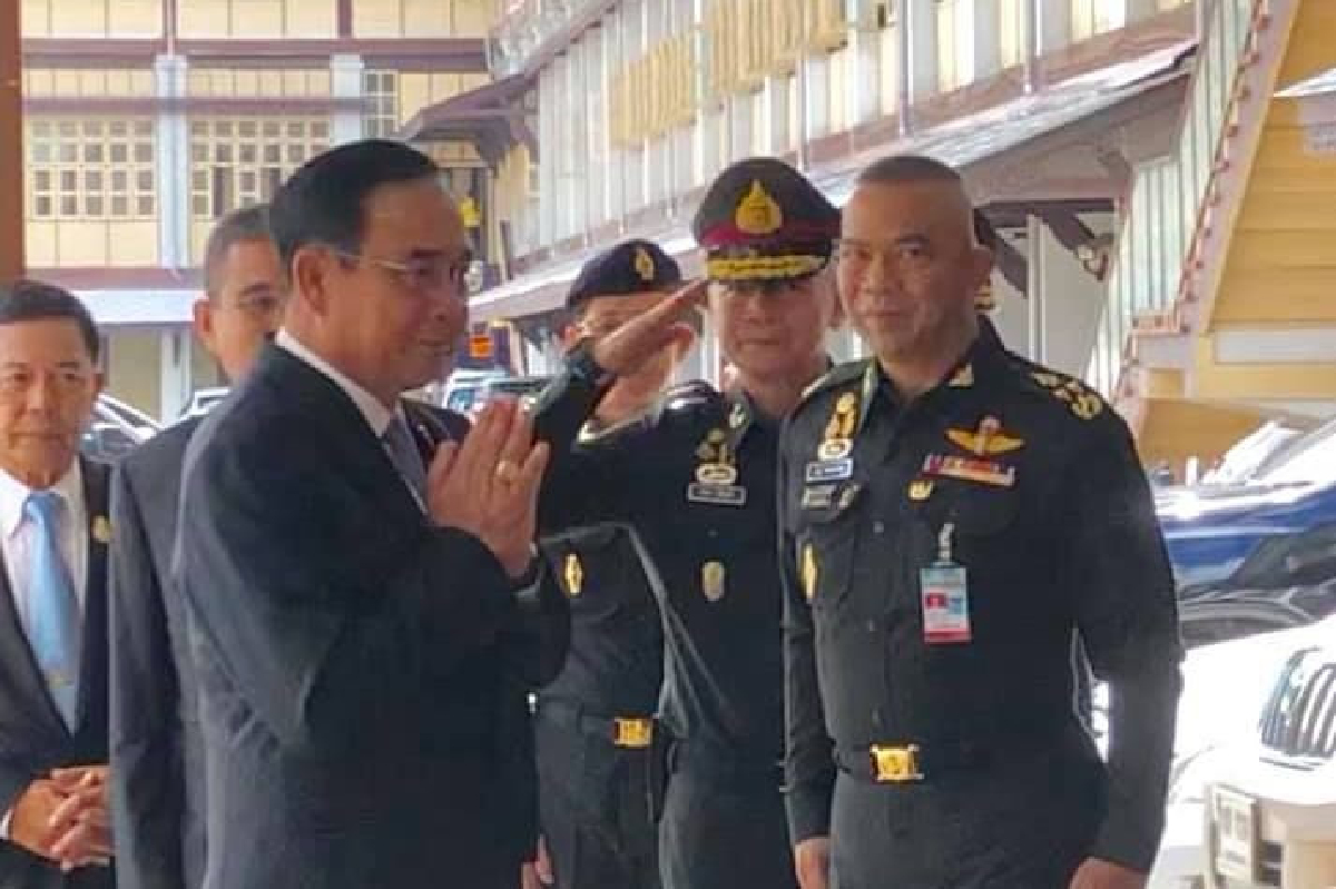 "บิ๊กตู่"แย้มโผทหารเสร็จเรียบร้อย รอนำขึ้นทูลเกล้าฯ "บิ๊กตู่"แย้มโผทหารเสร็จเรียบร้อย รอนำขึ้นทูลเกล้าฯ