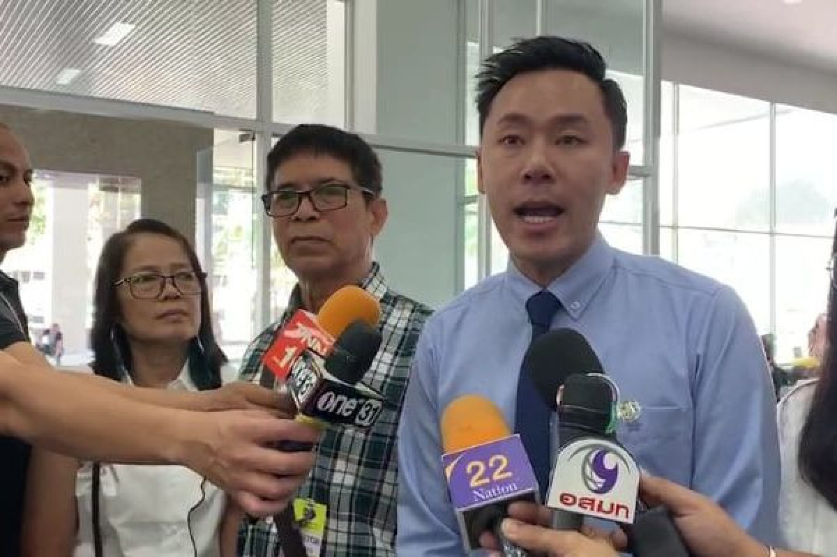 "ลุงจรูญ"ทวงความคืบหน้าคดีอดีตผบก.กาญจนบุรีเอี่ยวสำนวนคดีหวย30ล้าน "ลุงจรูญ"ทวงความคืบหน้าคดีอดีตผบก.กาญจนบุรีเอี่ยวสำนวนคดีหวย30ล้าน