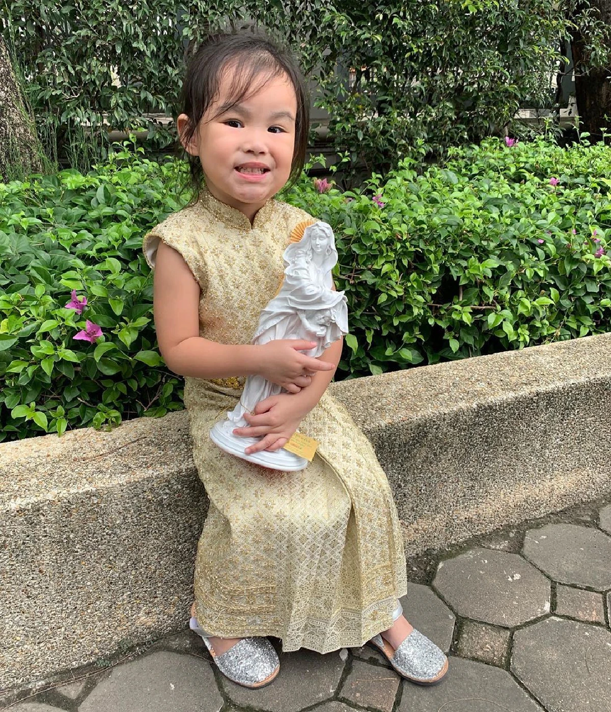 ต่าย ชุติมา ยิ้มหน้าบาน! รับรางวัลแม่ลูกผูกพัน สร้างสัมพันธ์ครอบครัวอบอุ่น