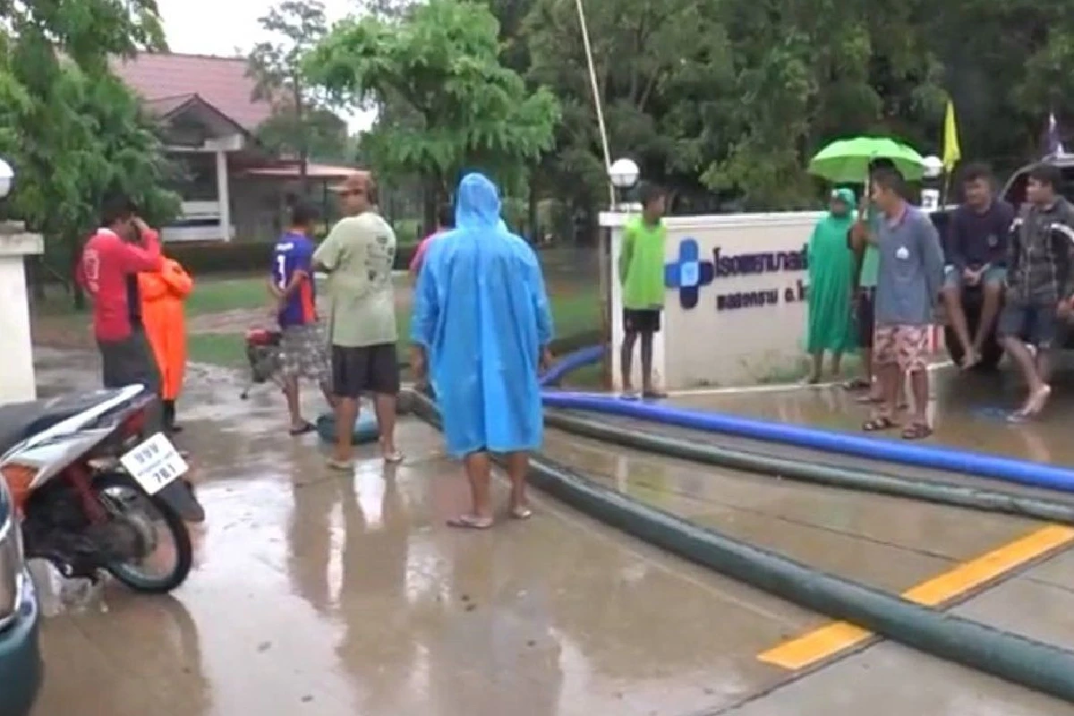 พายุโพดุลถล่มอ.โนนสูงเร่งกู้น้ำท่วมรพ.สต.พลสงคราม