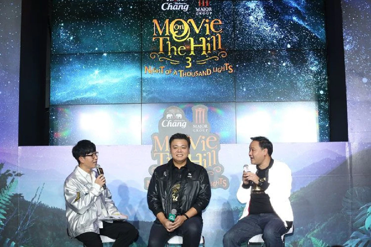 ปูไข่ ควง 2 สาว เจี๊ยบ-ชมพูนุช และกรรณิการ์ ซายน์ พร้อมเมนเทอร์แบงค์-อนุสิทธิ์ จากเดอะเฟสไทยแลนด์ มาอุ่นเครื่องความสนุกกับมินิคอนเสิร์ต นนท์ ธนนท์