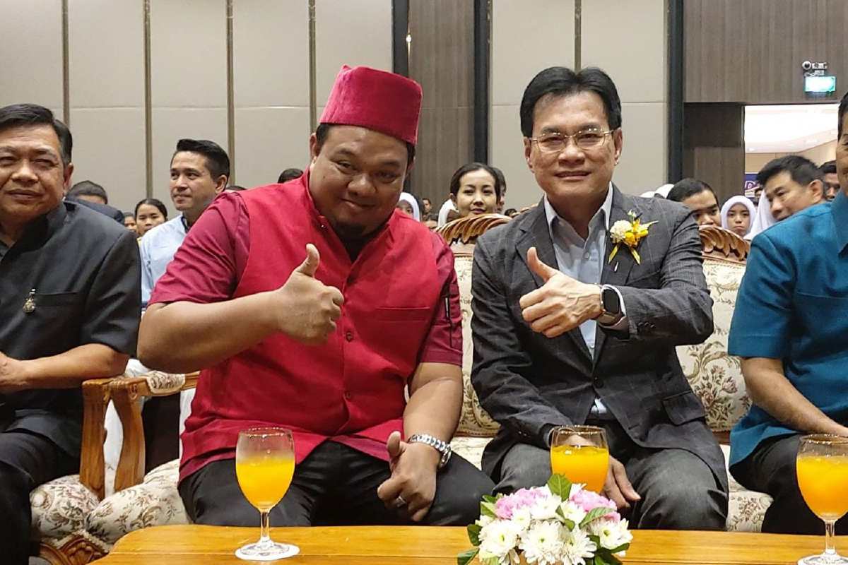 ครึกครื้น! จุรินทร์ ดันเด็กใต้สร้างแรงบันดาลใจ เป็นนักขายออนไลน์ ต่อยอดธุรกิจ ครึกครื้น! จุรินทร์ ดันเด็กใต้สร้างแรงบันดาลใจ เป็นนักขายออนไลน์ ต่อยอดธุรกิจ