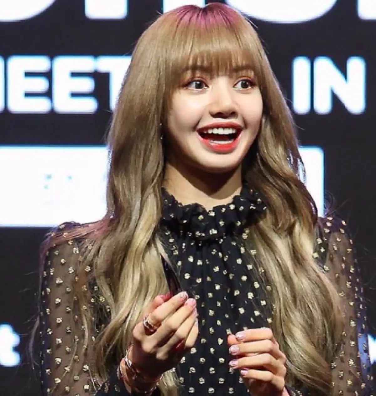 "น้องแตงโม-น้องแตงไทย” ลูกสาว “แจ๊ส-แจง” เต้นโชว์ “ลิซ่า BLACKPINK” บนเวทีในงานมีทติ้ง