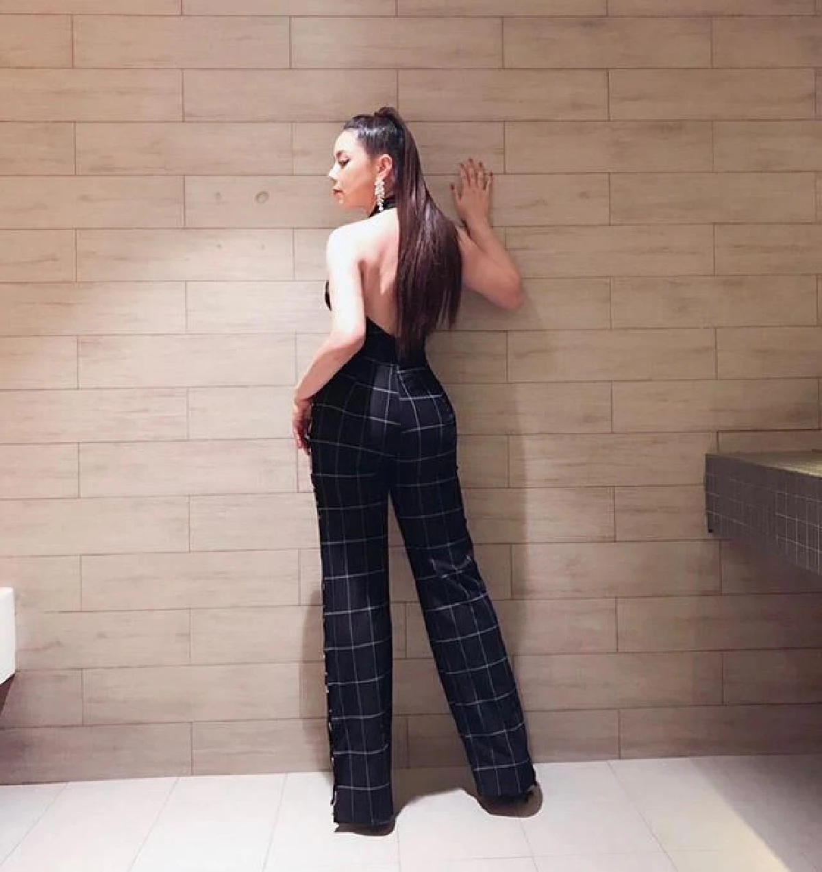 กดไลค์รัวๆ บุ๋ม ปนัดดา เซ็กซี่แบบสุดๆ ในชุดหาของกินยามดึก