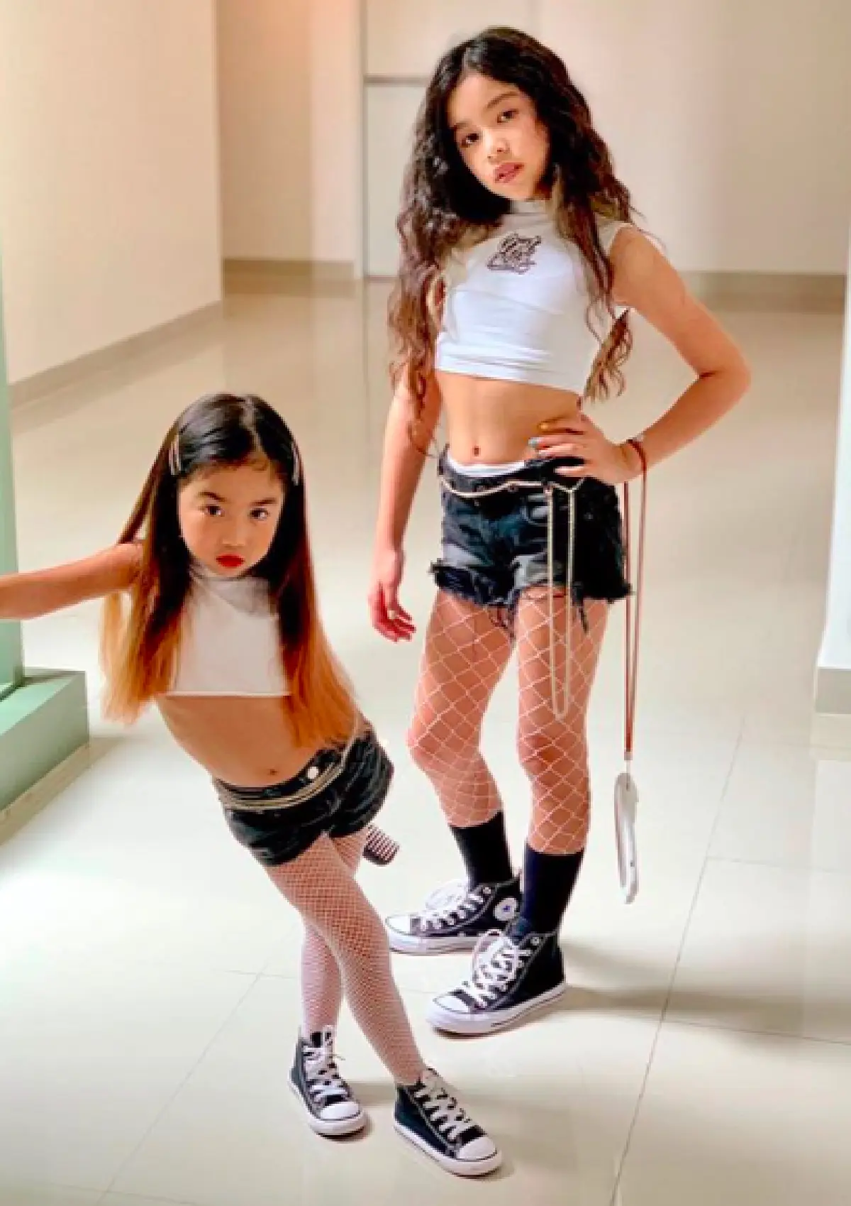 "น้องแตงโม-น้องแตงไทย” ลูกสาว “แจ๊ส-แจง” เต้นโชว์ “ลิซ่า BLACKPINK” บนเวทีในงานมีทติ้ง