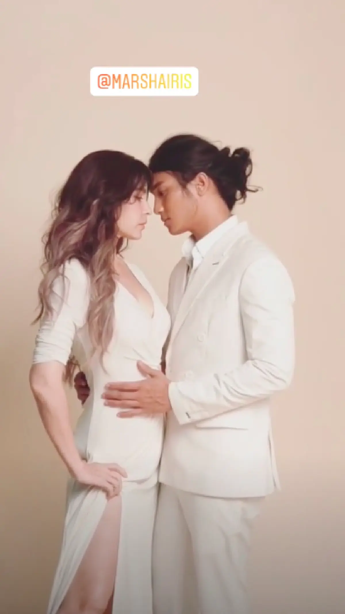 “มาช่า” ควงนายแบบชาวเมียนม่าสุดฮอตรุ่นลูก “ไป่ ทาคน” ถ่ายแบบสุดแซ่บ