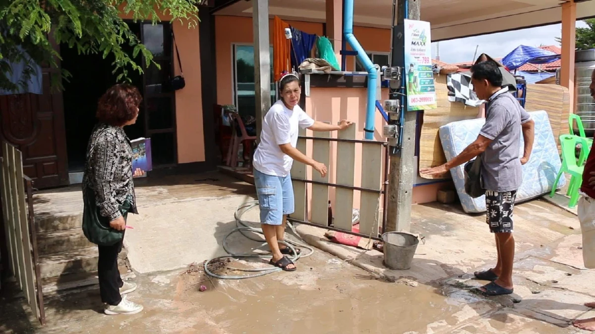 โวยการไฟฟ้าไม่ตัดไฟทำให้หนุ่มน้ำใจงามช่วยเพื่อนบ้านย้ายของหนีน้ำถูกไฟช็อตตาย