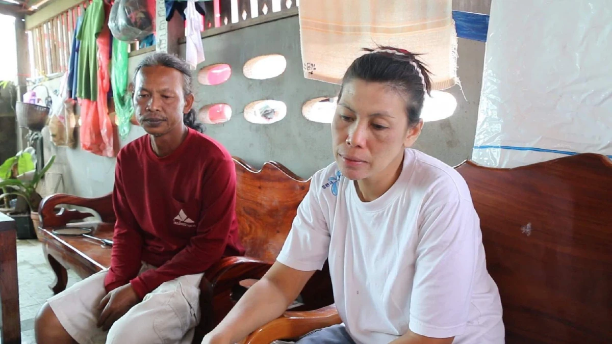 โวยการไฟฟ้าไม่ตัดไฟทำให้หนุ่มน้ำใจงามช่วยเพื่อนบ้านย้ายของหนีน้ำถูกไฟช็อตตาย