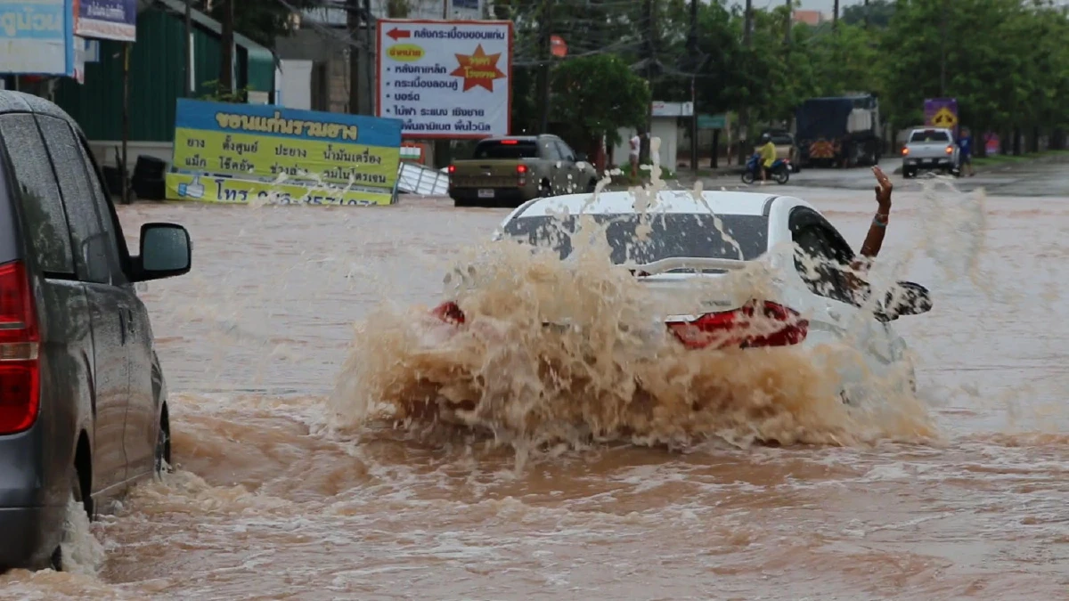 พิษพายุ"เหล่งเหล่ง"ทำขอนแก่นอลหม่านทั้งเมืองน้ำท่วมรับอรุณ