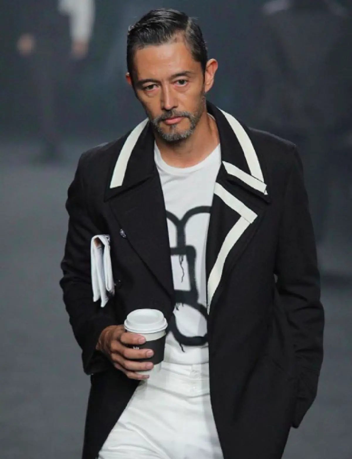 โอ้โหว!! พ่อหล่อมาก “ไบรอน” สามี “ซินดี้ สิรินยา” ร่วมเดินแบบปิดงานแฟชั่นโชว์ ปังหนักมาก