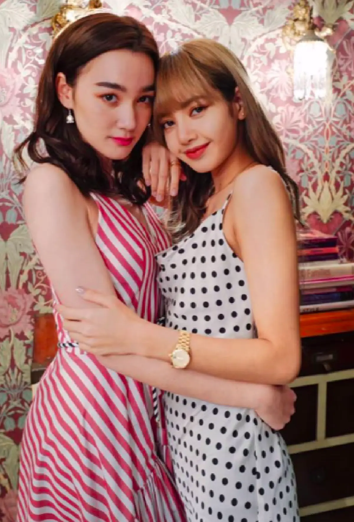 ฟินแทนไปเลย “เดียร์น่า-น้องลียา” ดินเนอร์สุดแฮปปี้กับ "ลิซ่า BLACKPINK”