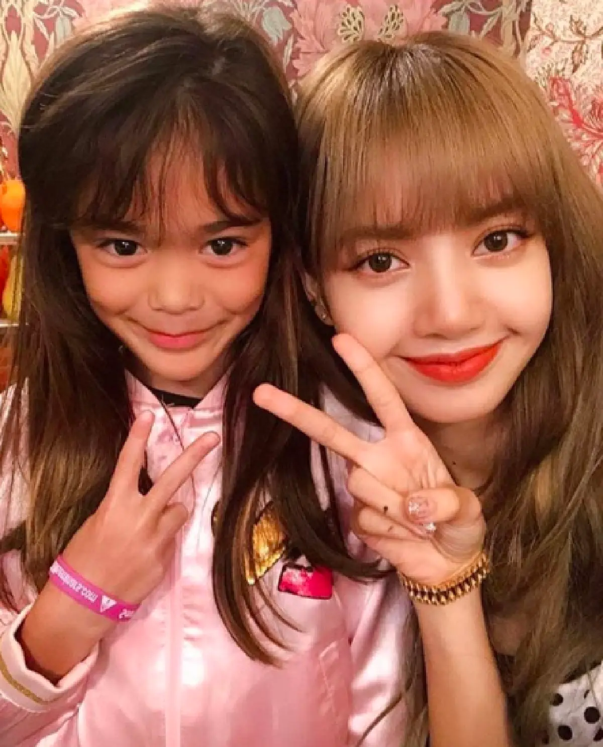 ฟินแทนไปเลย “เดียร์น่า-น้องลียา” ดินเนอร์สุดแฮปปี้กับ "ลิซ่า BLACKPINK”