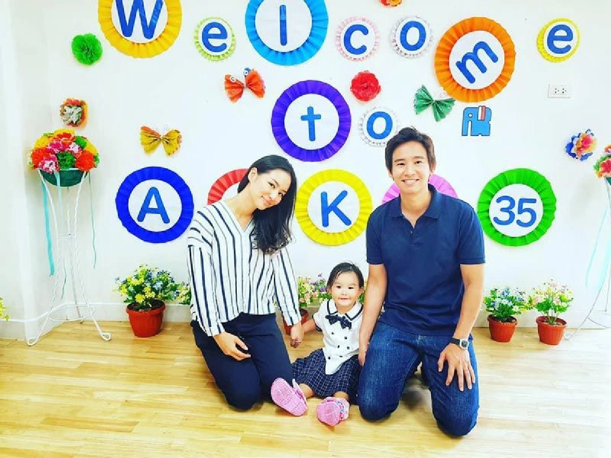 ภาพล่าสุด! ต่าย-ทิม เดินหน้าต่อเพื่อลูกพา น้องพิพิม ไปส่งโรงเรียนด้วยกัน