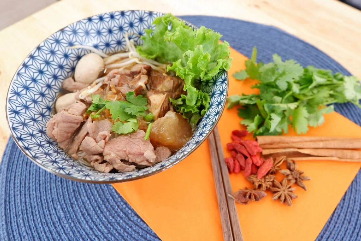 ป. อาร์ม ก๋วยเตี๋ยวเนื้อตุ๋น สูตรโบราณ