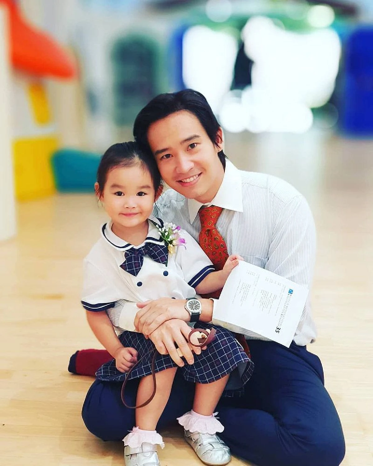 ภาพล่าสุด! ต่าย-ทิม เดินหน้าต่อเพื่อลูกพา น้องพิพิม ไปส่งโรงเรียนด้วยกัน