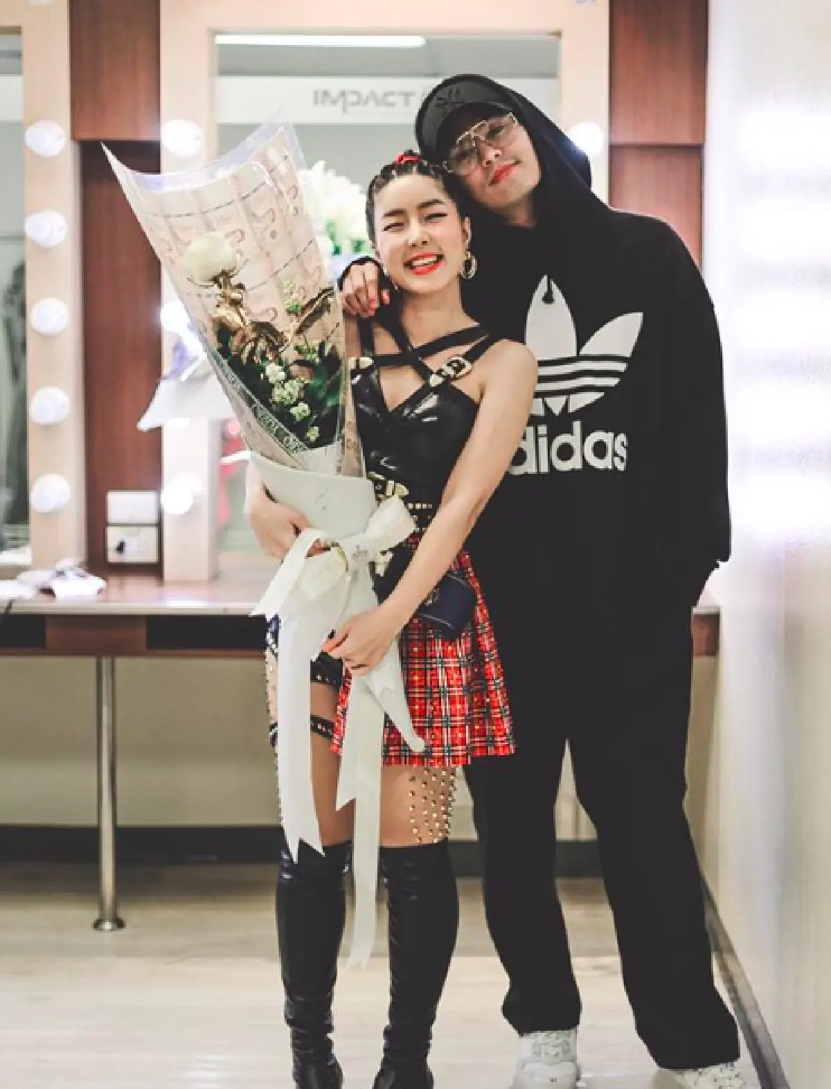 “จียอน” ปลื้มใจไปหลายวัน "ฮั่น” จัดหนัก มอบช่อดอกไม้แบงค์พันให้เป็นรางวัล