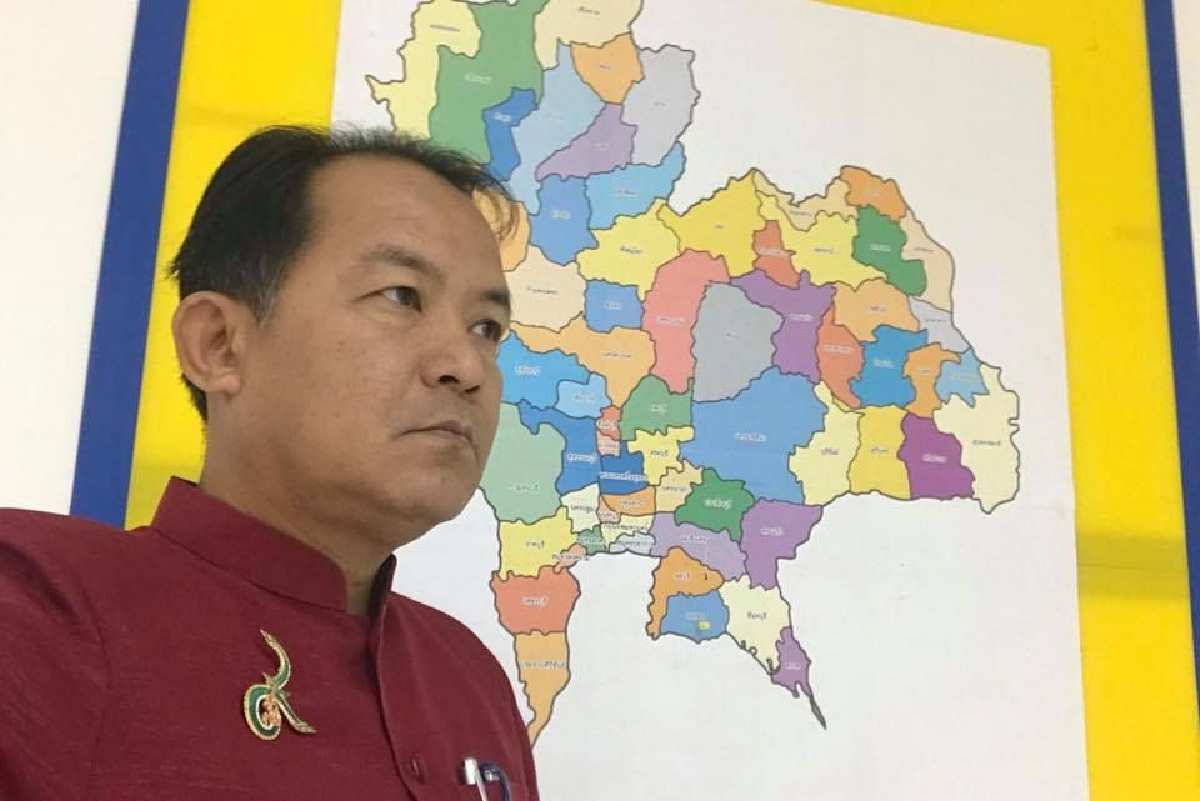 กกต.เรียกศรีสุวรรณไต่สวนปม "พปชร." จัดสัมมนาในรีสอร์ตรุกป่า กกต.เรียกศรีสุวรรณไต่สวนปม "พปชร." จัดสัมมนาในรีสอร์ตรุกป่า