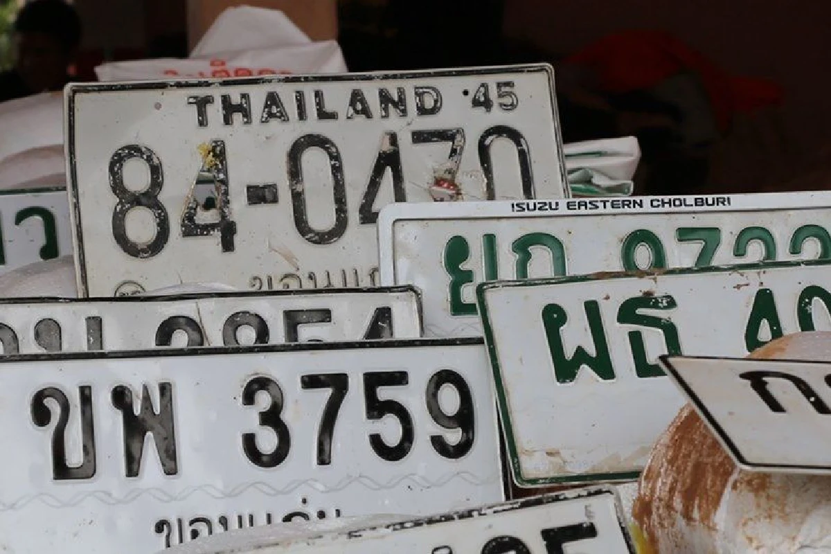 ของใครมารับคืนด้วย!เทศบาลนครขอนแก่นเก็บป้ายทะเบียนนับร้อยลอยตามน้ำ