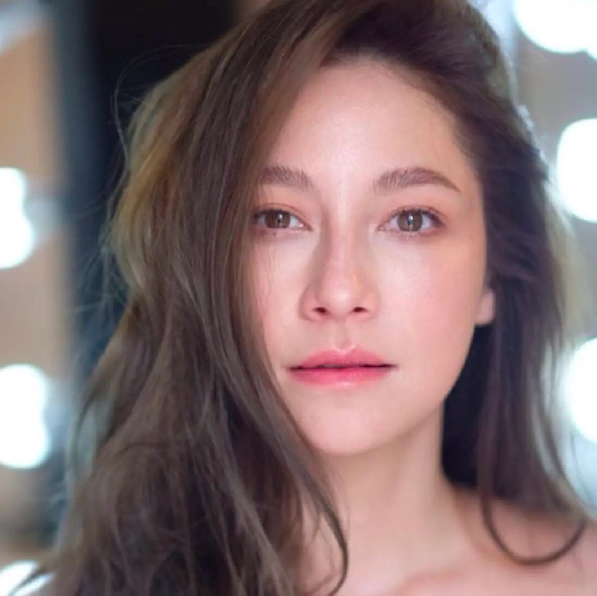 สวยดุจเจ้าหญิง! “นาตาลี” เผยภาพสวมชุดเจ้าสาวสีขาว ชุดเรียบๆ แต่คนโดดเด่นมาก