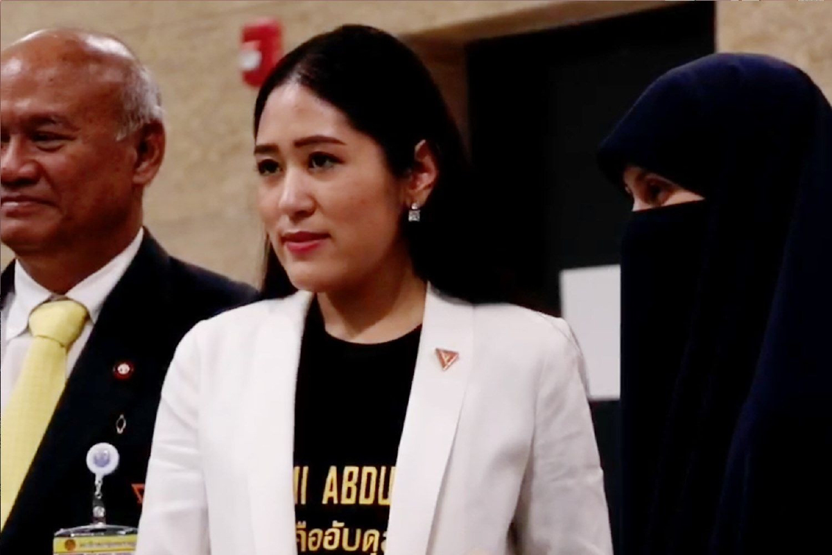 ภรรยาอับดุลเลาะยืมมือ"อนาคตใหม่"ช่วยคลี่ปมการตายอย่างน่าสงสัยของสามี ภรรยาอับดุลเลาะยืมมือ"อนาคตใหม่"ช่วยคลี่ปมการตายอย่างน่าสงสัยของสามี