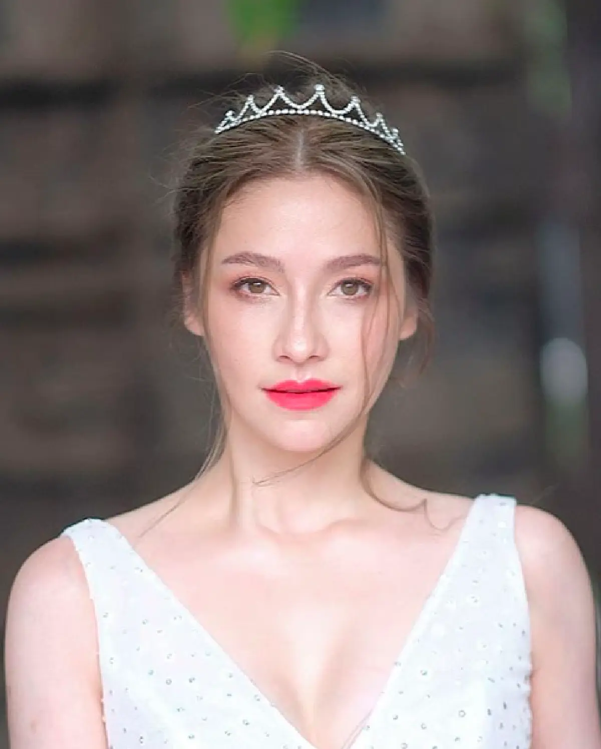 สวยดุจเจ้าหญิง! “นาตาลี” เผยภาพสวมชุดเจ้าสาวสีขาว ชุดเรียบๆ แต่คนโดดเด่นมาก