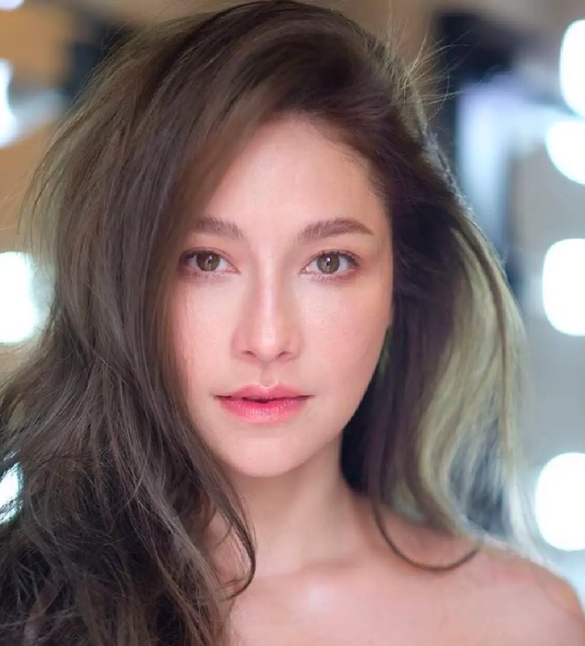 สวยดุจเจ้าหญิง! “นาตาลี” เผยภาพสวมชุดเจ้าสาวสีขาว ชุดเรียบๆ แต่คนโดดเด่นมาก