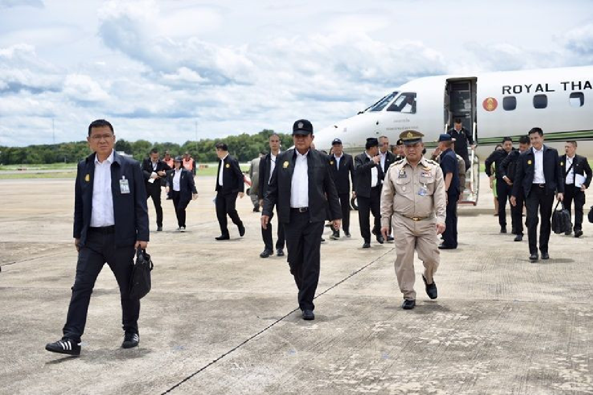 "บิ๊กตู่"ตรวจน้ำท่วมจ.พิษณุโลก-สุโขทัย เผยสาเหตุน้ำท่วมฝนตกใต้เขื่อน "บิ๊กตู่"ตรวจน้ำท่วมจ.พิษณุโลก-สุโขทัย เผยสาเหตุน้ำท่วมฝนตกใต้เขื่อน