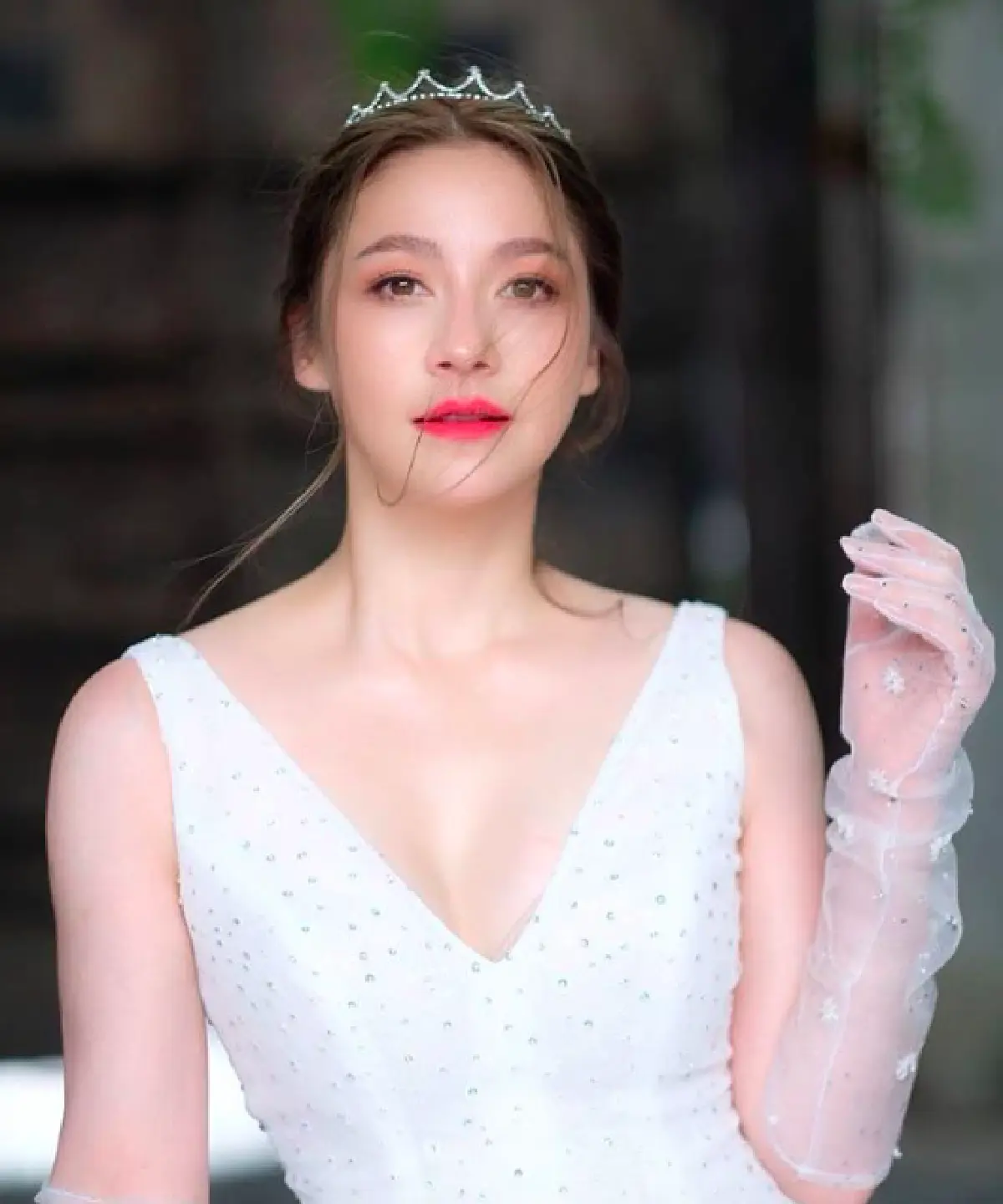 สวยดุจเจ้าหญิง! “นาตาลี” เผยภาพสวมชุดเจ้าสาวสีขาว ชุดเรียบๆ แต่คนโดดเด่นมาก