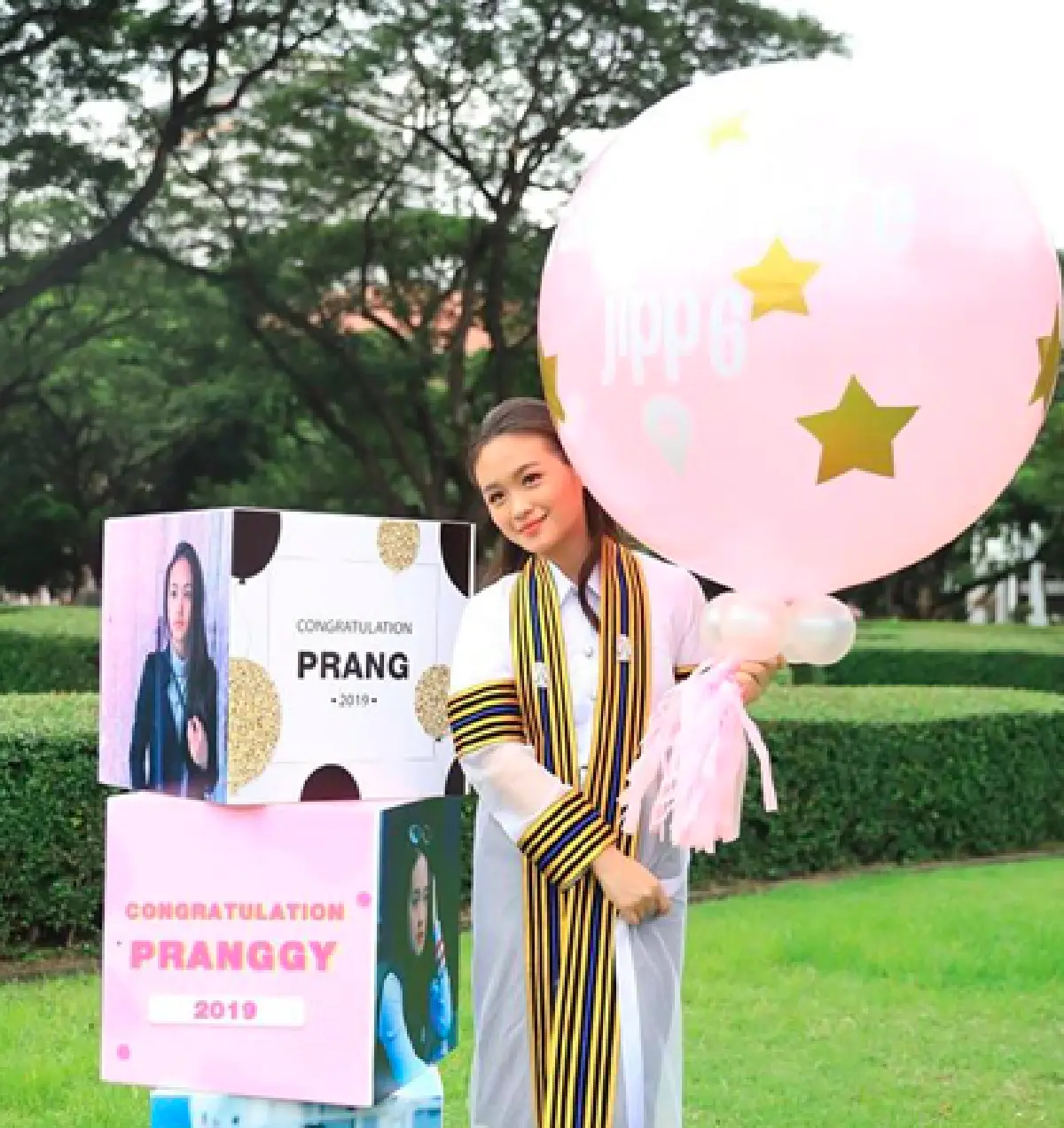 เก่งได้แม่! “มาดามแป้ง” อิ่มเอมใจ “น้องปราง" คว้าปริญญา 2 มหาลัย ออสเตรเลีย-จุฬาฯ