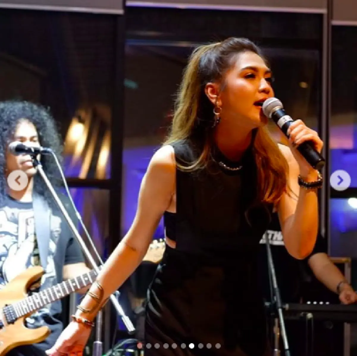 หน้าเด็กมาก "พั้นช์ วรกาญจน์” ฉลองวันเกิดอายุครบ 35 อย่างชื่นมื่น