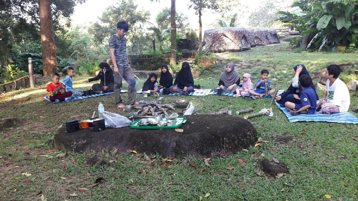 เปิดใจแอดมิน “เบิกไพร” เพจสหายการท่องป่า ครูหนุ่มผู้นำความรู้จากป่ามาสู่เมือง