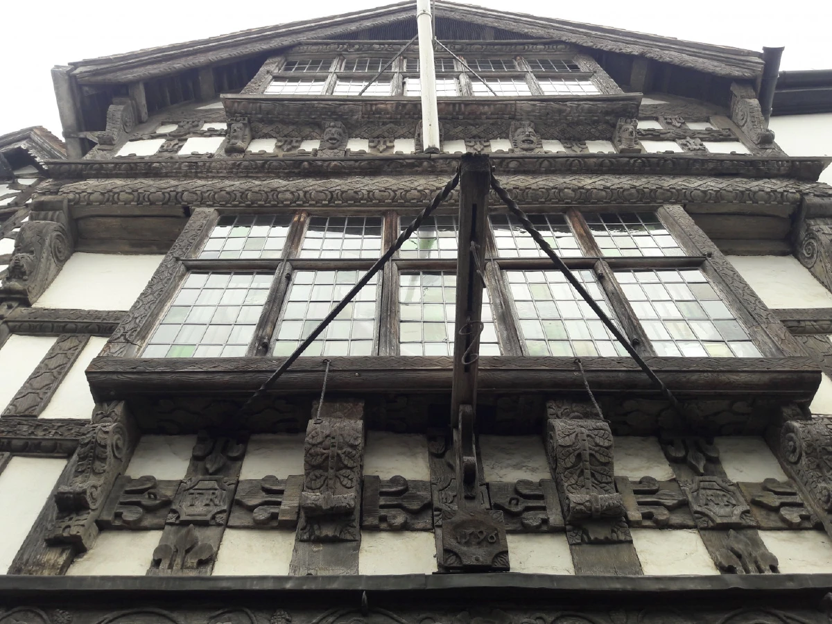 คู่มือชมอาคารไม้โบราณ500ปี ที่บ้านเกิดเชกสเปียร์กวีเอกของโลก