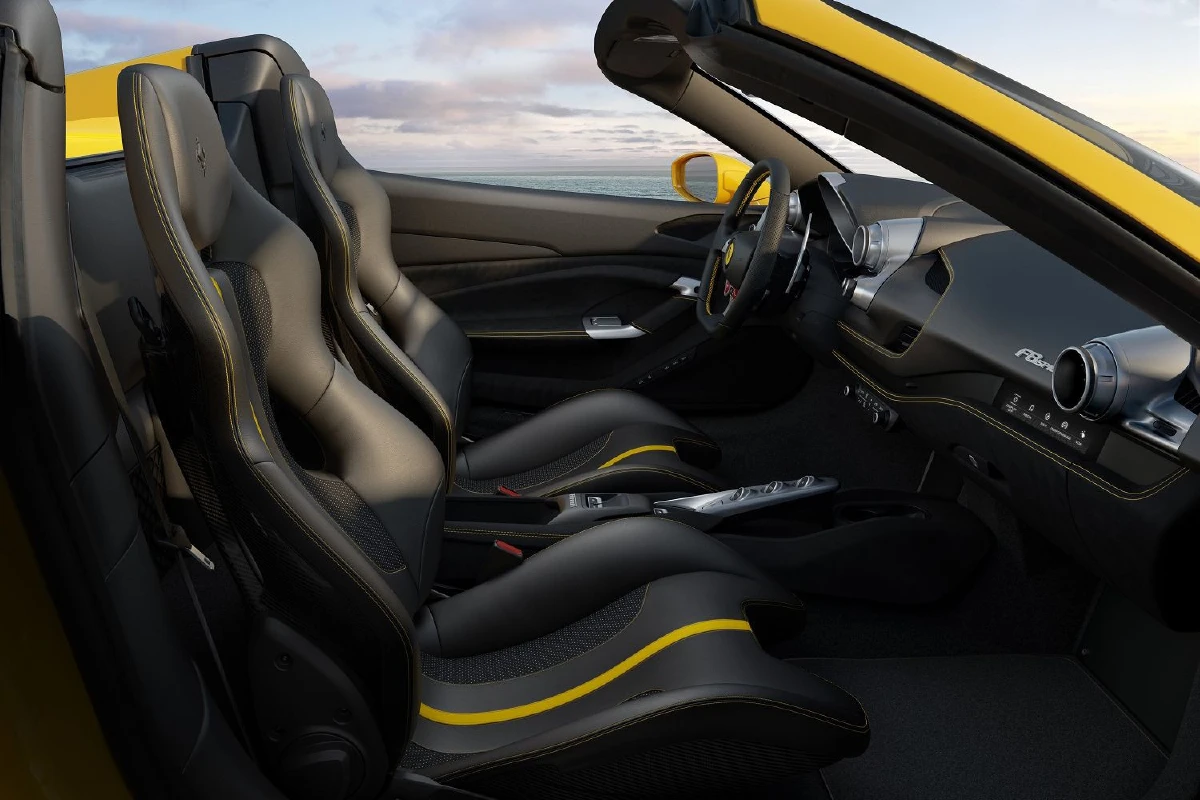 Ferrari F8 Spider: สายพันธุ์ม้าลำพอง ที่พัฒนาให้เหนือชั้นยิ่งขึ้น