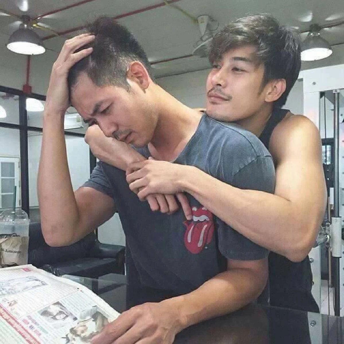 โมเมนต์หวาน! "เวียร์-เคน” คู่จิ้นหนุ่มแซ่บ “เบลล่า-เอสเธอร์” ชิดข้างๆ ไปเลย