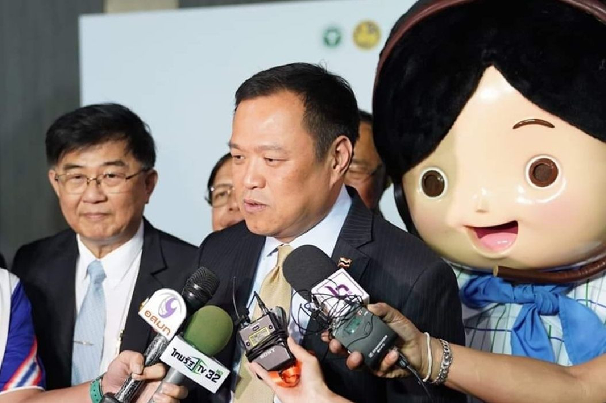 "อนุทิน" แนะ "รมต.-บิ๊กข้าราชการ" คิดให้ดีก่อนลงพื้นที่น้ำท่วม "อนุทิน" แนะ "รมต.-บิ๊กข้าราชการ" คิดให้ดีก่อนลงพื้นที่น้ำท่วม