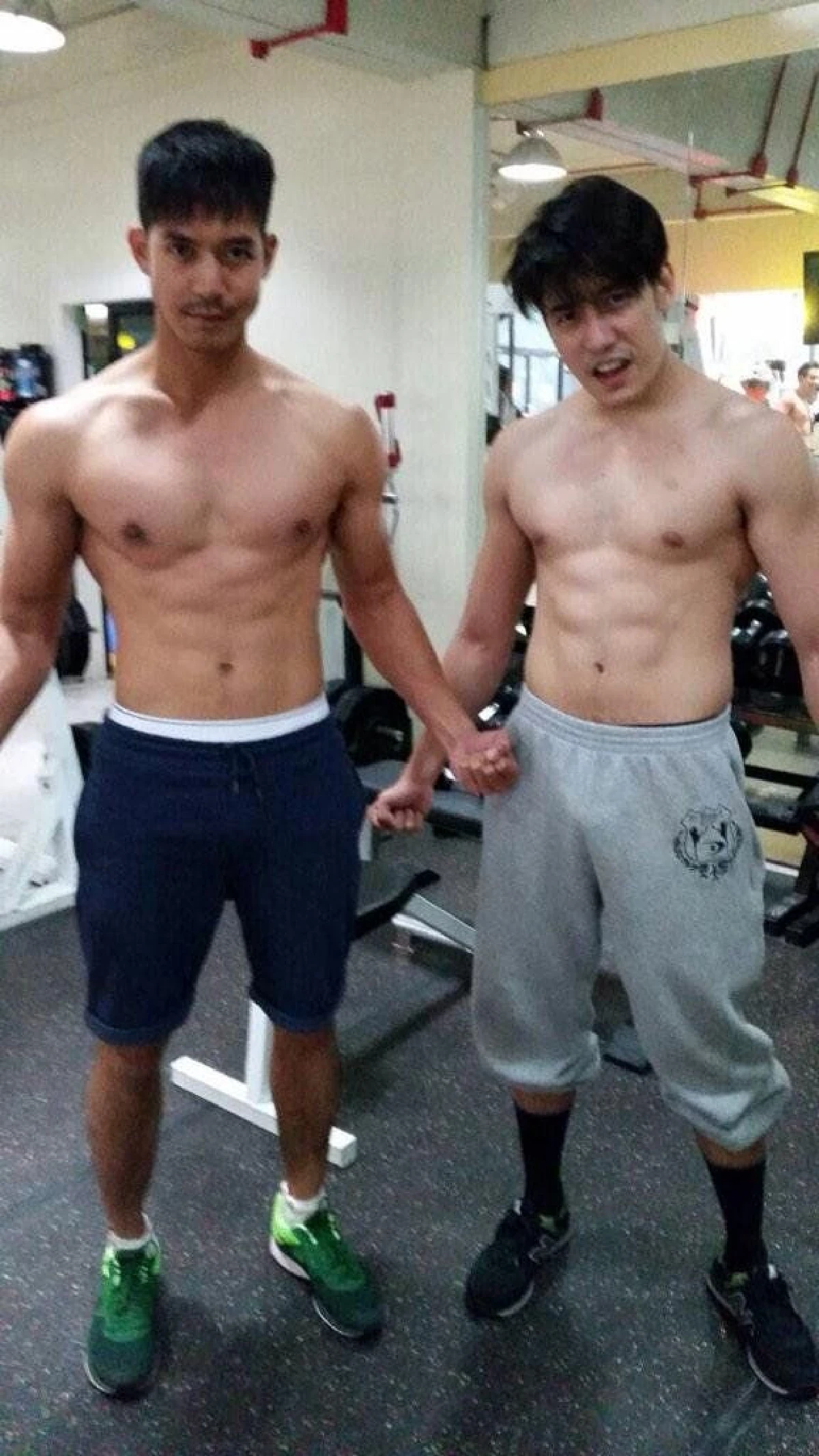 โมเมนต์หวาน! "เวียร์-เคน” คู่จิ้นหนุ่มแซ่บ “เบลล่า-เอสเธอร์” ชิดข้างๆ ไปเลย