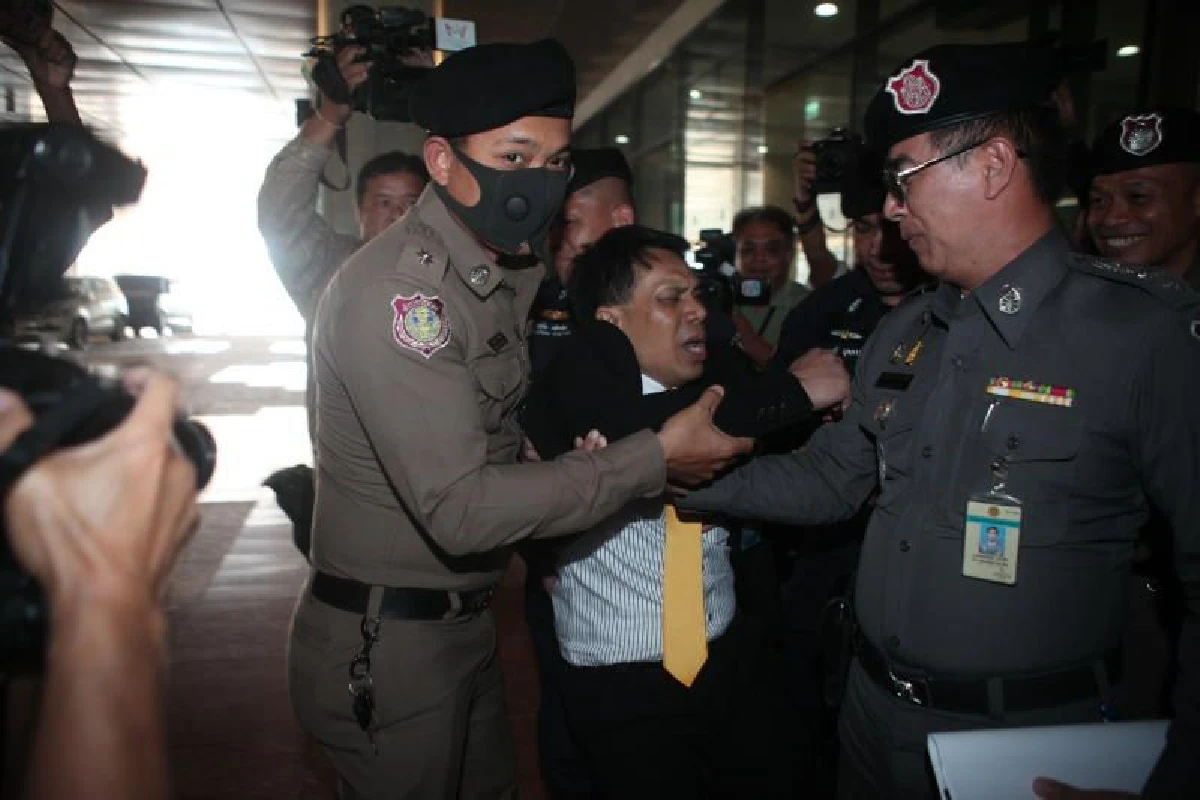 'เสรีพิศุทธ์'แฉ'ธีทัชฐ์'ผู้ช่วย ส.ส.ธรรมนัส สติแตก!! ป่วนถูกตำรวจสภาหิ้ว