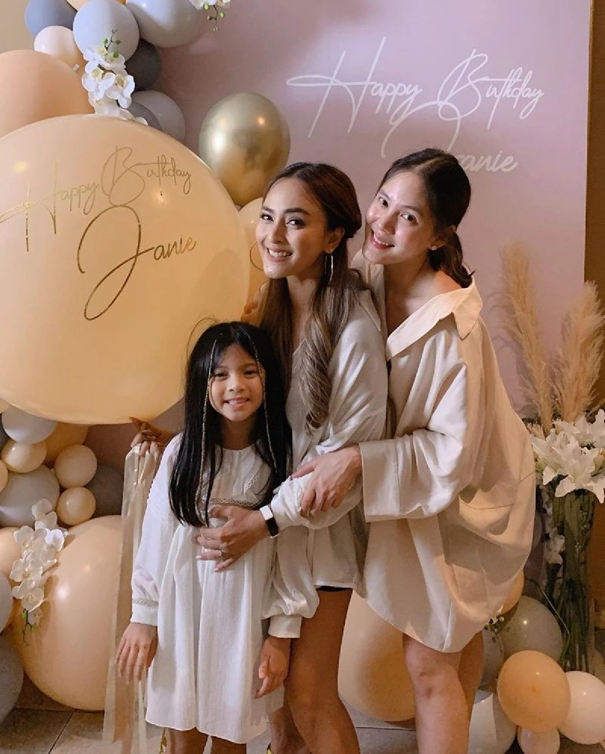 ส่องปาร์ตี้วันเกิด 38 ปี เจนี่ อบอุ่นด้วยแก๊งนางฟ้าและหลานสุดที่รัก
