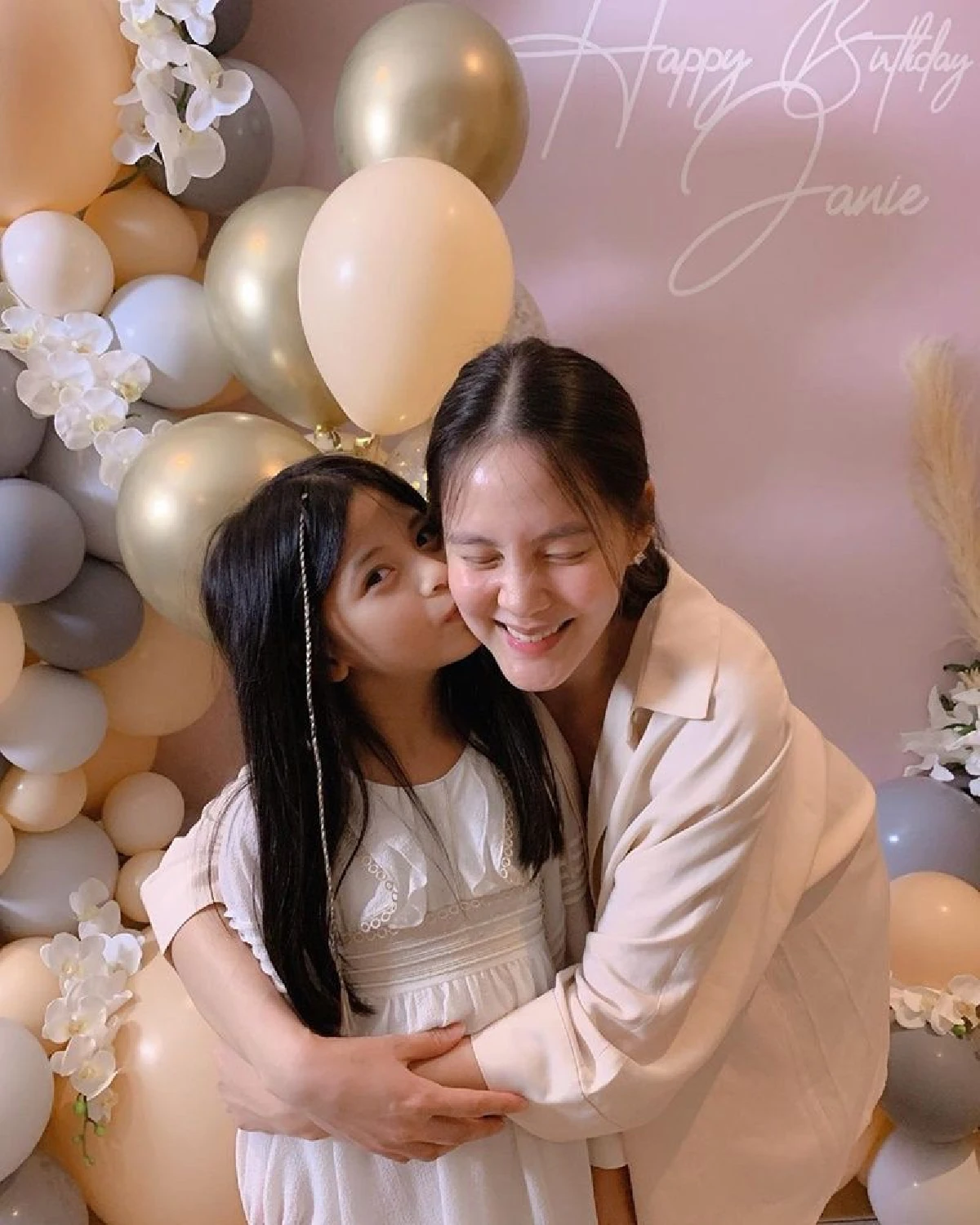 ส่องปาร์ตี้วันเกิด 38 ปี เจนี่ อบอุ่นด้วยแก๊งนางฟ้าและหลานสุดที่รัก