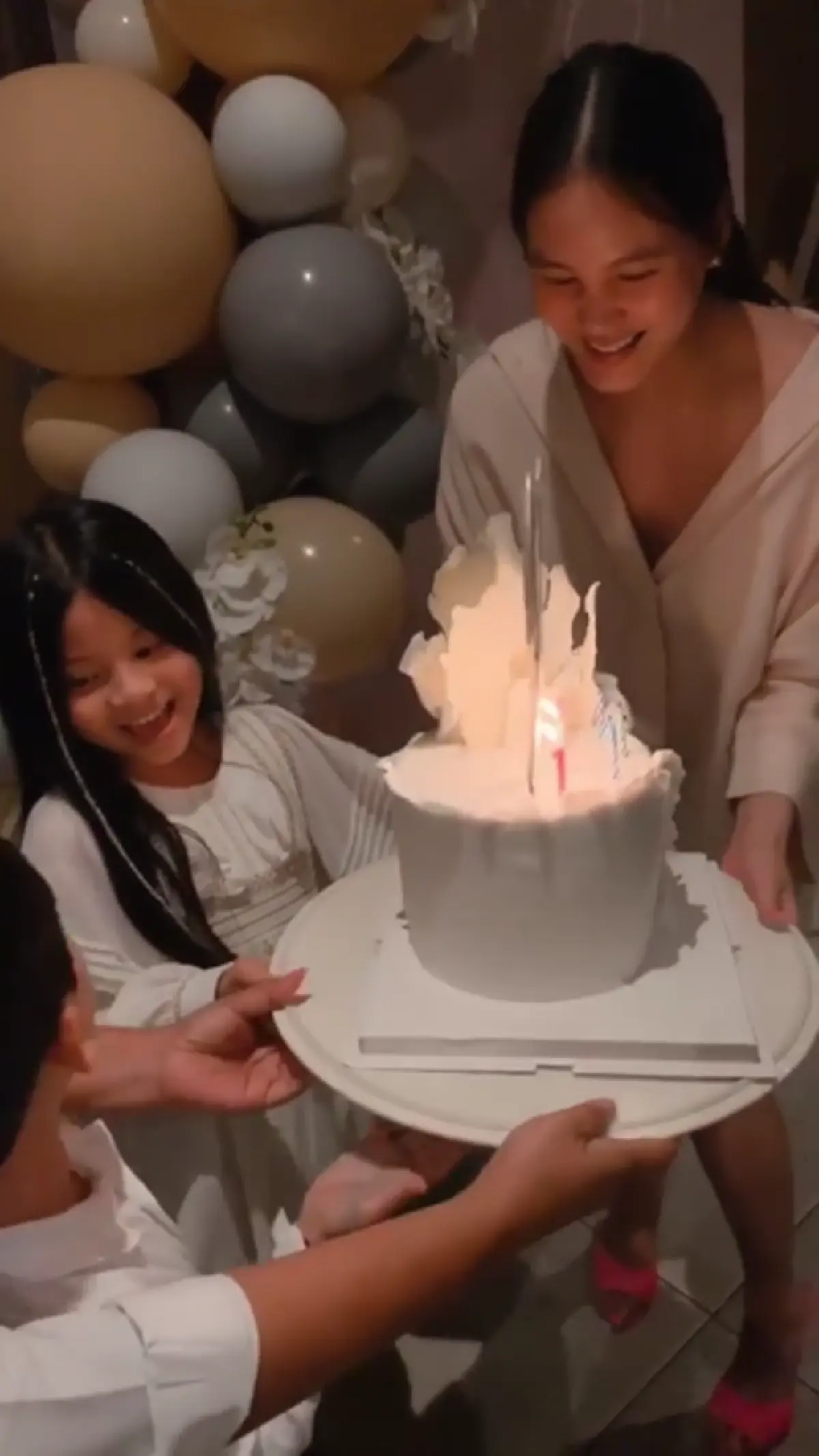 ส่องปาร์ตี้วันเกิด 38 ปี เจนี่ อบอุ่นด้วยแก๊งนางฟ้าและหลานสุดที่รัก