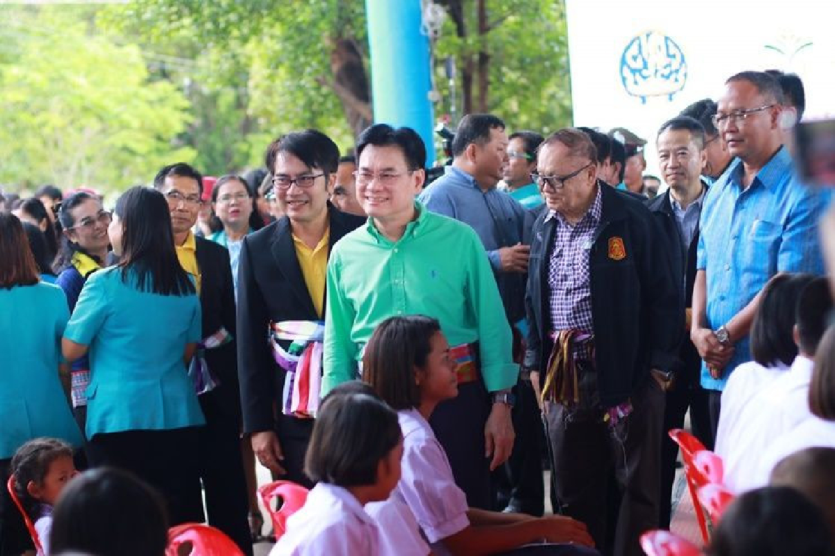 จุรินทร์ กดปุ่ม จ่ายเงินชาวนาผู้ปลูกข้าว รับเงินส่วนต่างล็อตแรก 15 ต.ค. จุรินทร์ กดปุ่ม จ่ายเงินชาวนาผู้ปลูกข้าว รับเงินส่วนต่างล็อตแรก 15 ต.ค.