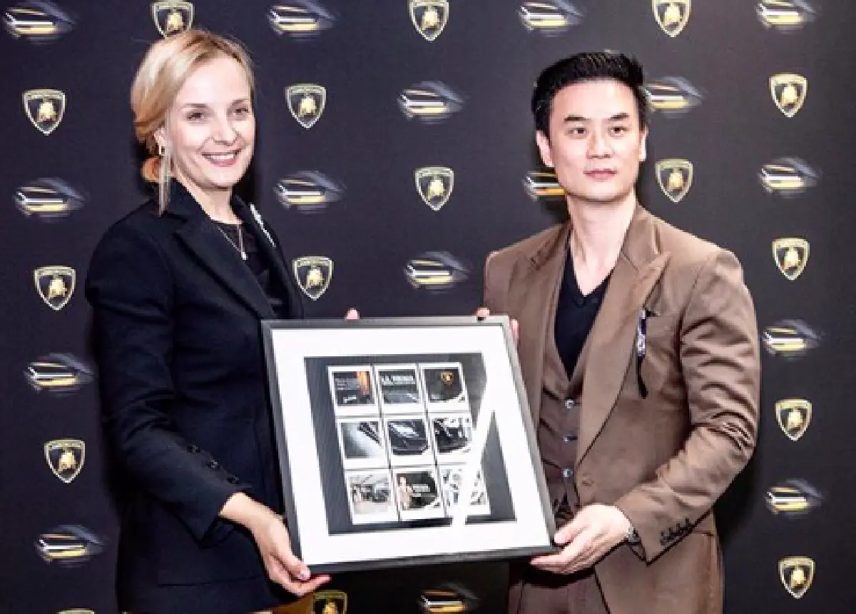 พ่อก็คือพ่อ! "น็อต วิศรุต" หล่อและรวยมาก ถอย Lamborghini รุ่นใหม่ คันแรกในไทย