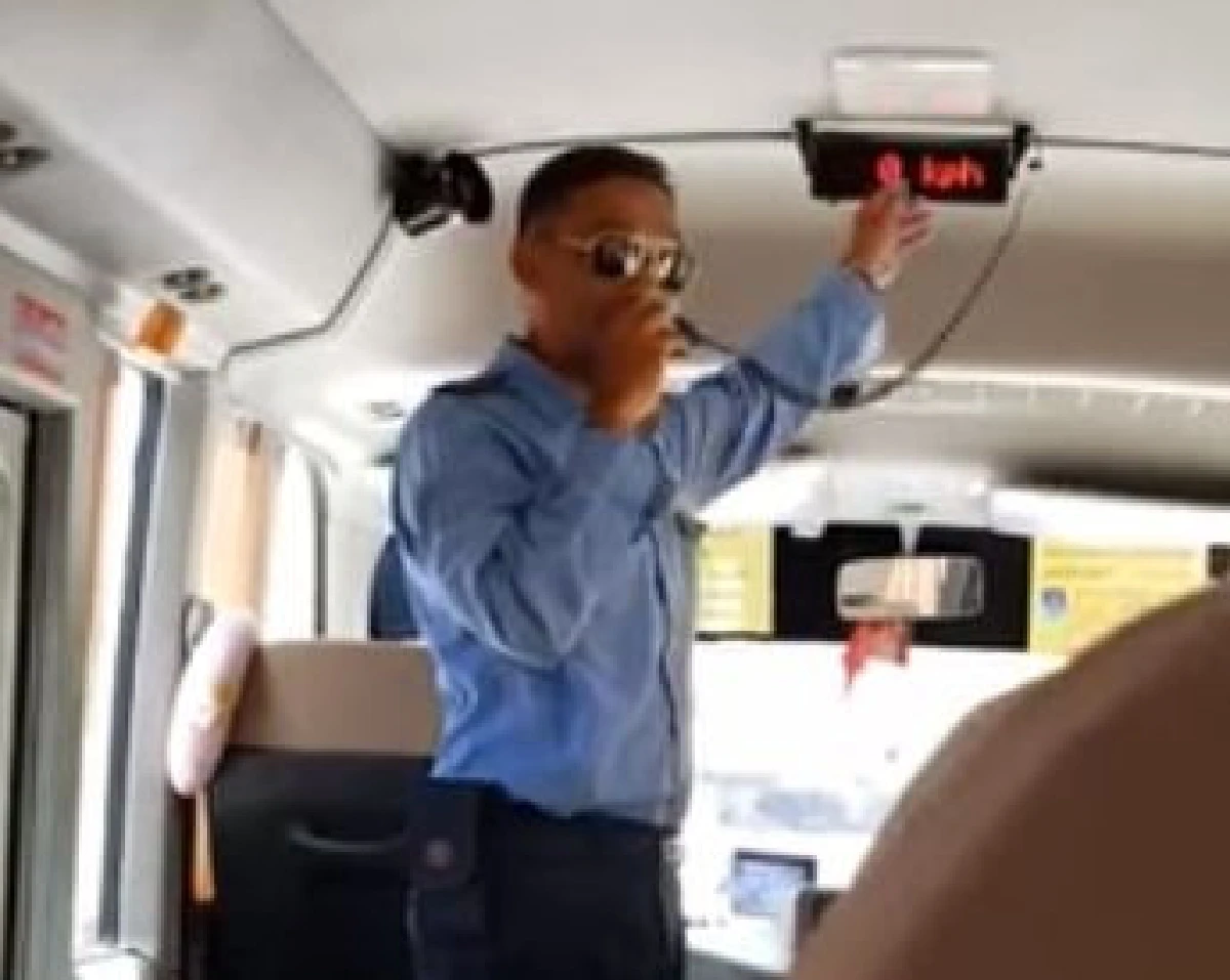 เปลี่ยนถนนเป็นรันเวย์! "เต๋อ-เรวัตน์ ตุ่นแก้ว" โชเฟอร์มินิบัสผู้ให้บริการผู้โดยสารราวกับนั่งเครื่องบิน