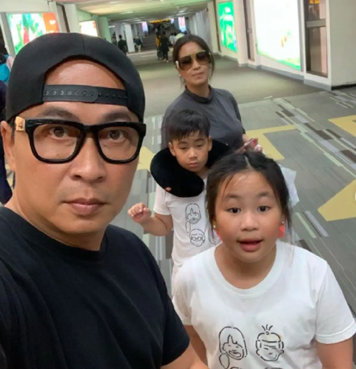 “เปิ้ล นาคร” พา “แม่จูน-น้องออกัส-น้องออก้า” ขี่เจ็ตสกี ช่วยเหลือชาวบ้านน้ำท่วมอุบลฯ