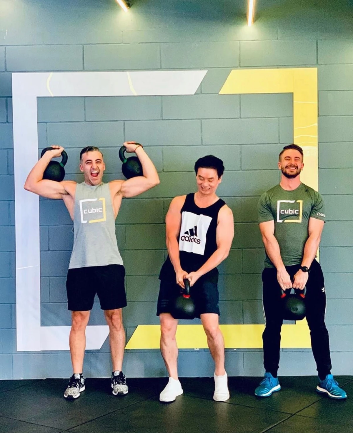 อ่ะพ่อได้จริง! "น็อต วิศรุต" โพสท่าโชว์กล้ามแน่นๆ ไม่แพ้หนุ่มสายฝอ