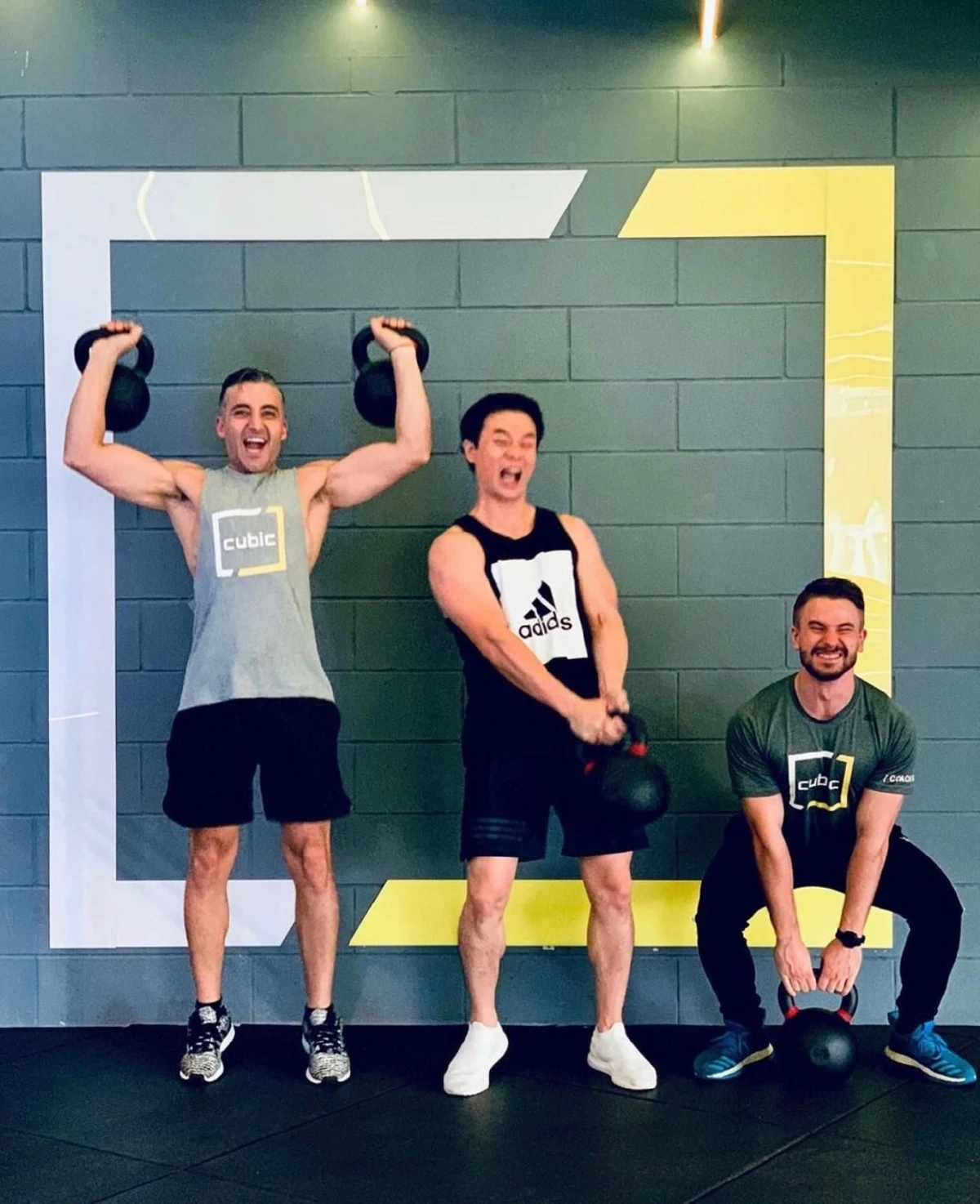 อ่ะพ่อได้จริง! "น็อต วิศรุต" โพสท่าโชว์กล้ามแน่นๆ ไม่แพ้หนุ่มสายฝอ