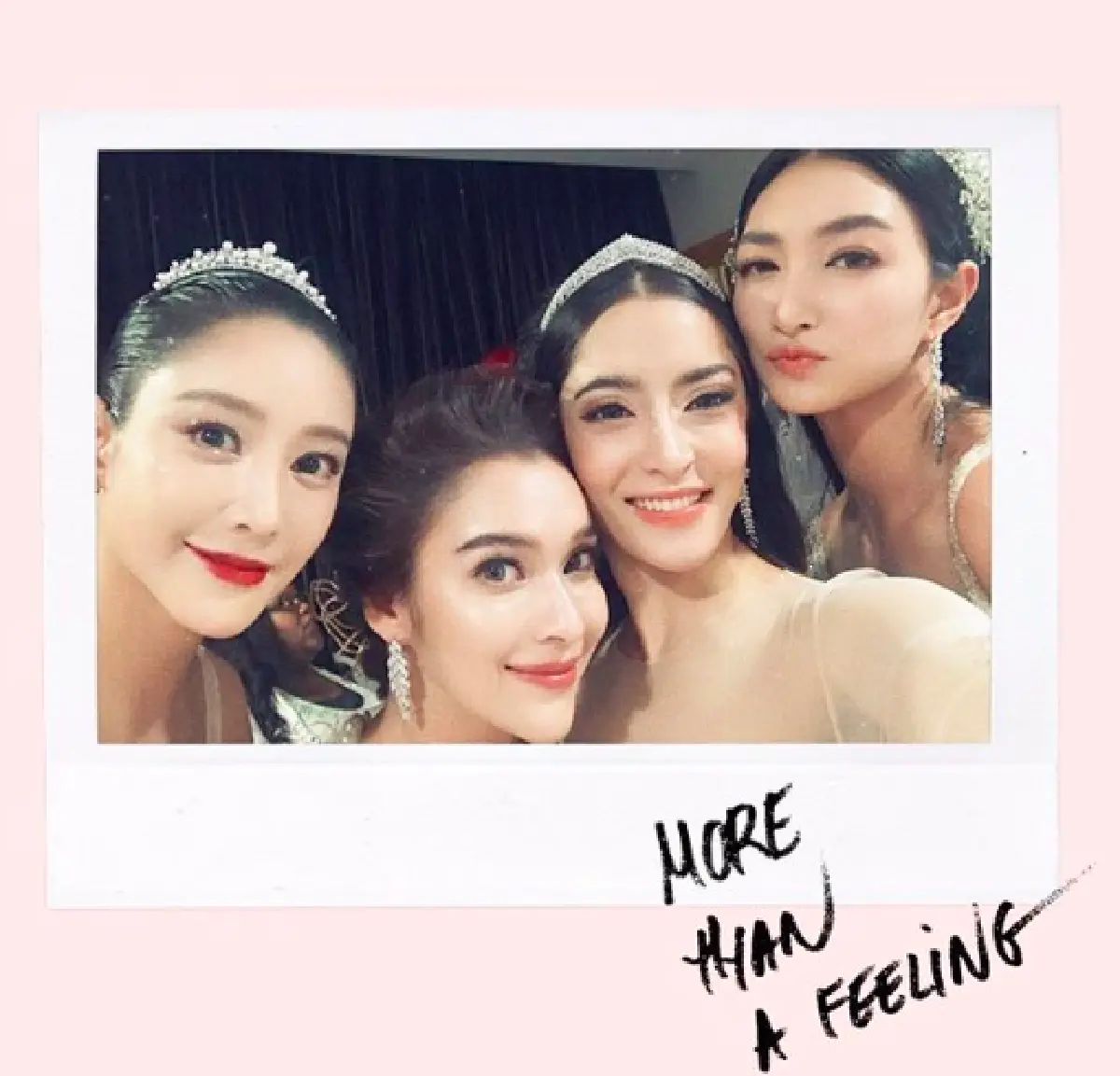 “แพนเค้ก” นำทีมนางเอกรุ่นดรีมทีม ไปสะกดสายตาชาวต่างชาติแผ่ออร่าบนรันเวย์ ลอนดอนแฟชั่นวีค