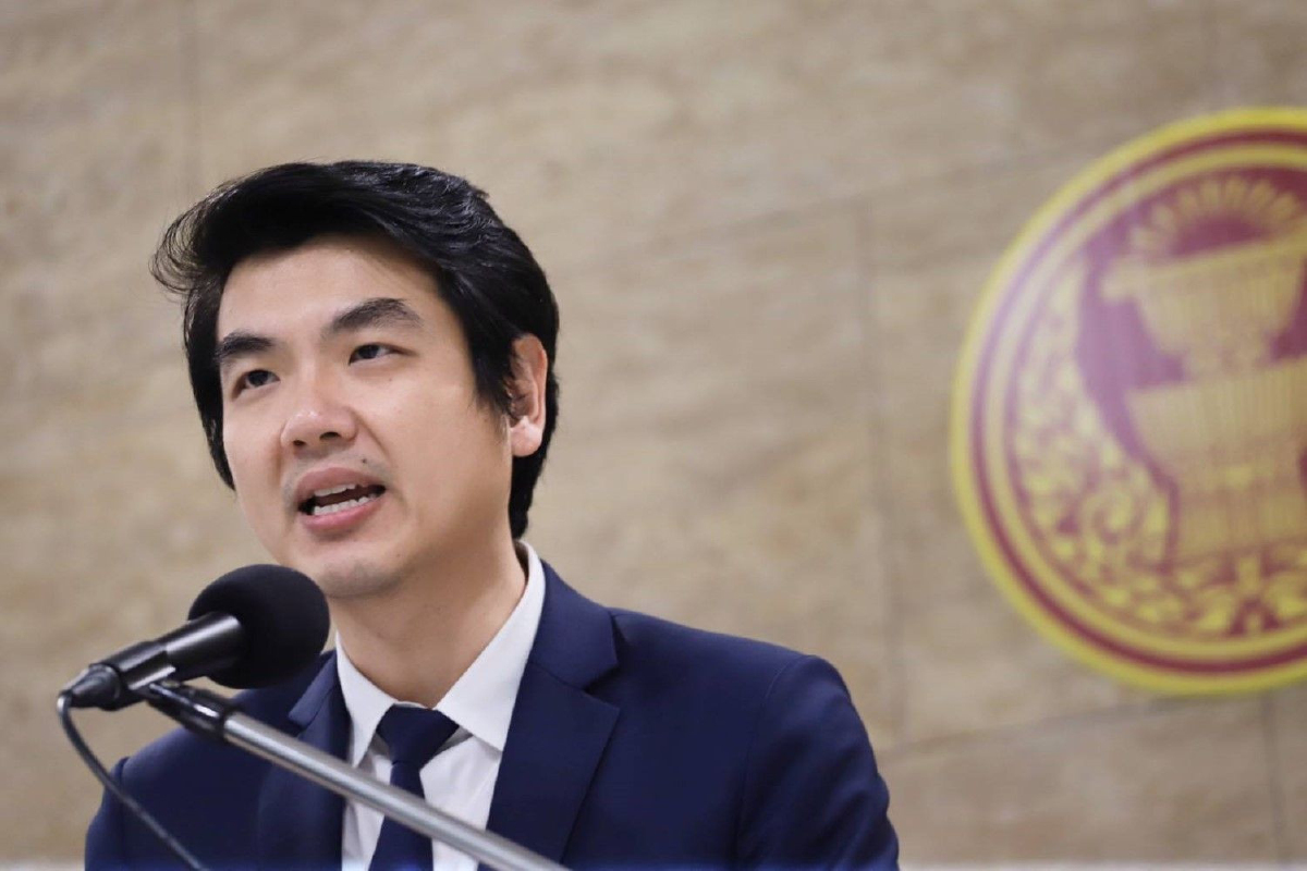 "ปิยบุตร"จัดหนักปม"ถวายสัตย์ไม่ครบ" เตรียมอภิปราย 1 ชั่วโมงเต็ม! "ปิยบุตร"จัดหนักปม"ถวายสัตย์ไม่ครบ" เตรียมอภิปราย 1 ชั่วโมงเต็ม!