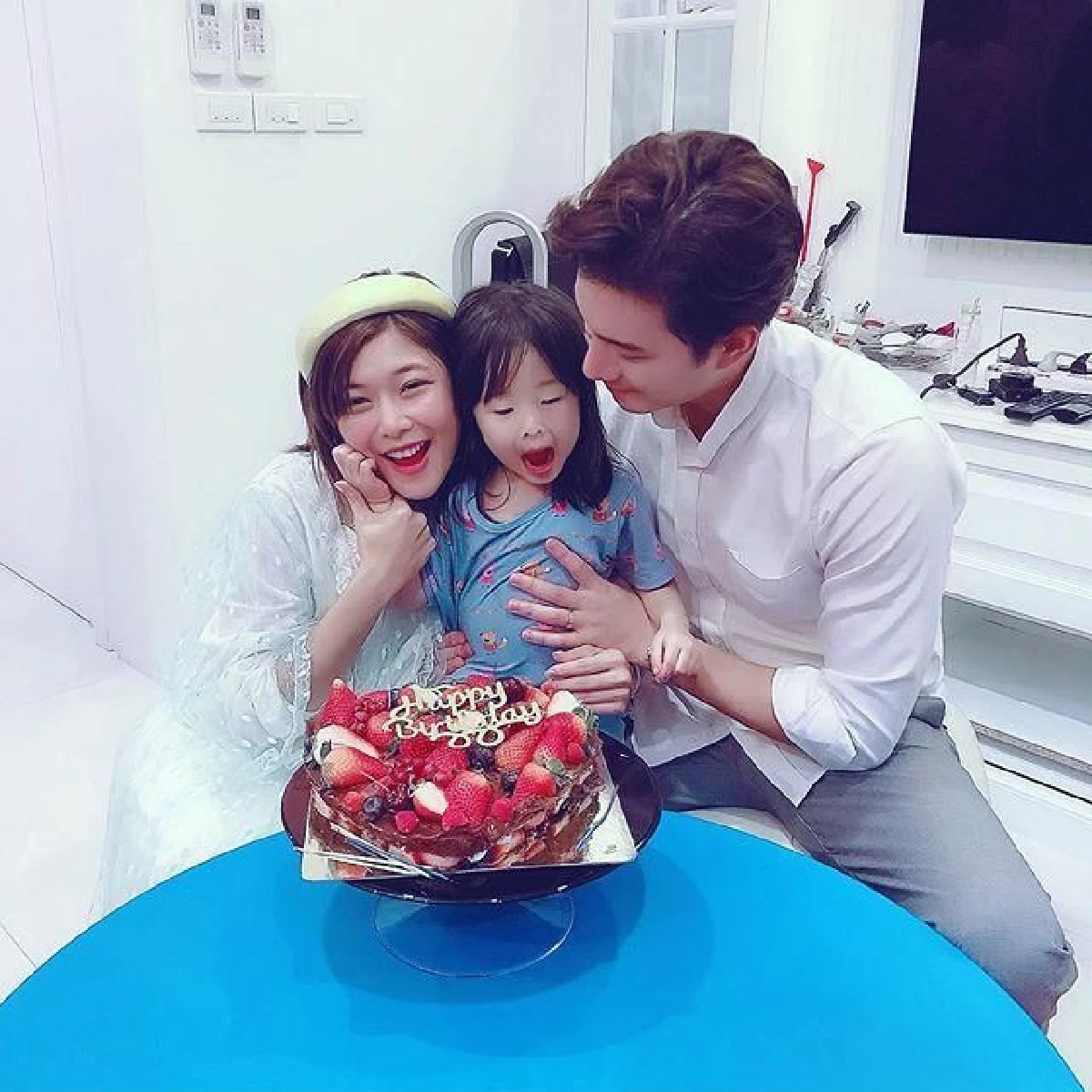 สามีตัวอย่าง! "บี้" บินมาเซอร์ไพรส์ "กุ๊บกิ๊บ” พร้อมมอบของขวัญวันเกิดสุดหรูหลักล้าน